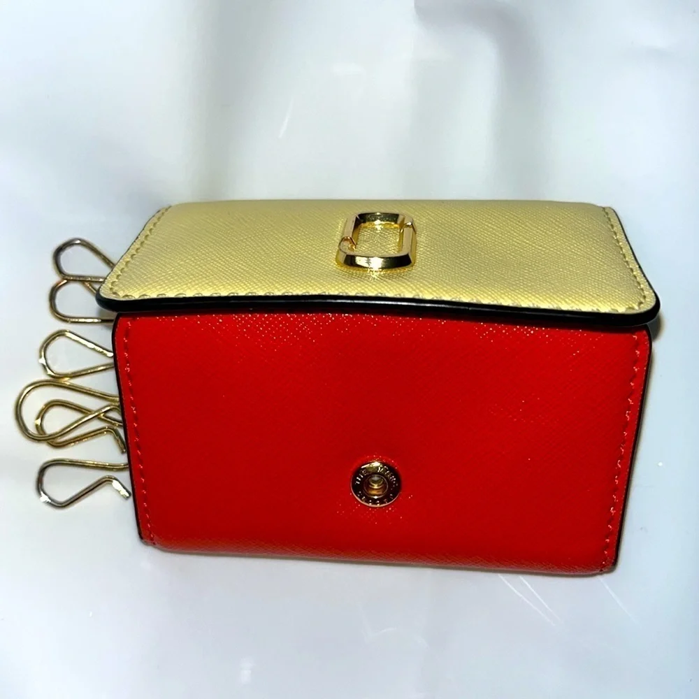 💛 MARC JACOBS Pastel Yellow Tri-fold Keyring Wallet